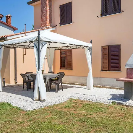 Apartman Paola *